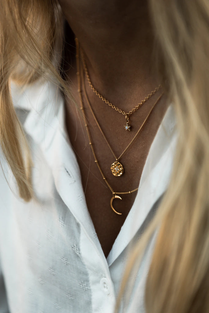 The Cultural Significance of Gold Jewelry Around the World