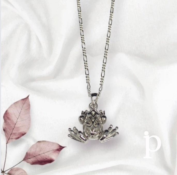 (CCP-53) .925 Silver Chain With Frog Pendant.