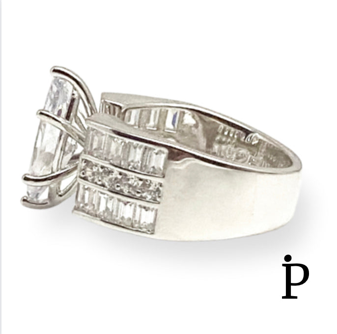 (ACP-128) .925 Silver Modern Marquise Cut Ring