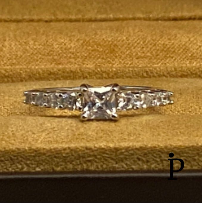 (ACP - 63) .925 Plata Anillo de Compromiso CZ Corte Princesa - JoyeriaParis