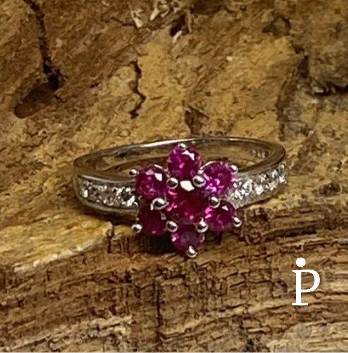 (AE - 06) .925 Plata Anillo Circonia Cubica Flor Plumeria y Granate - JoyeriaParis