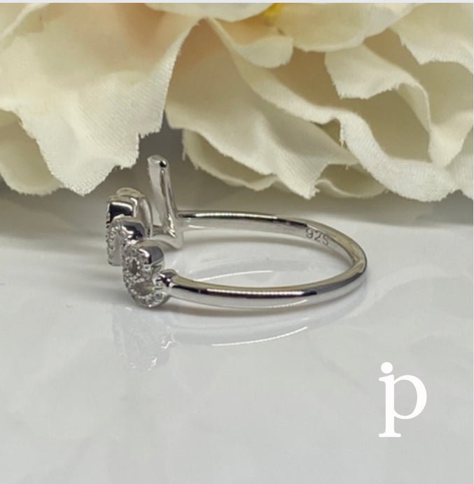 (AE - 50) .925 Plata Anillo CZ Letra Cursiva "AMOR" - JoyeriaParis