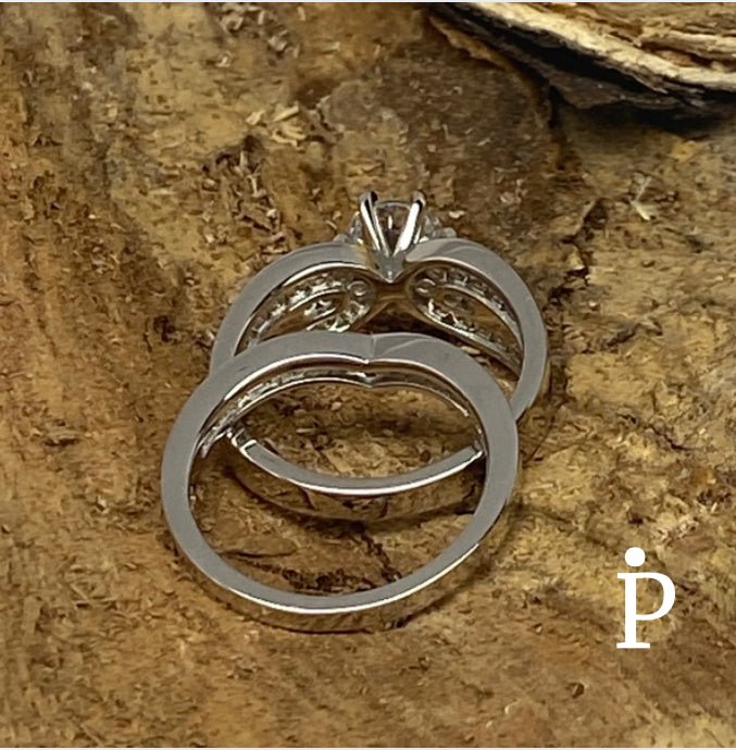 Anillo De Plata De Ley Compromiso CZ - JoyeriaParis