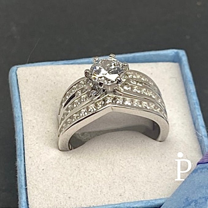 Anillo De Plata De Ley Compromiso CZ - JoyeriaParis