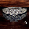 Anillo De Plata De Ley con CZ Triple Corte Princesa - JoyeriaParis