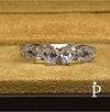 Anillo De Plata De Ley con CZ Triple Corte Princesa - JoyeriaParis