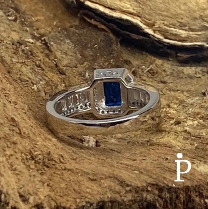 Anillo De Plata De Ley Corte Esmeralda CZ Azul - JoyeriaParis