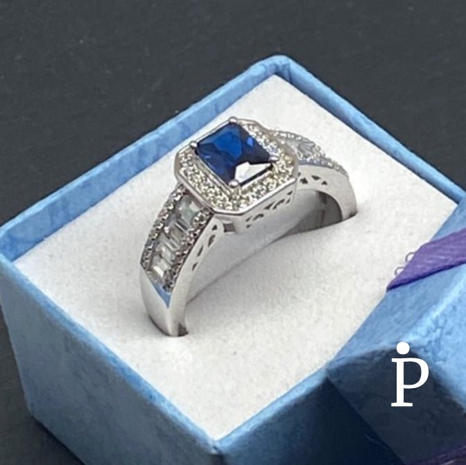 Anillo De Plata De Ley Corte Esmeralda CZ Azul - JoyeriaParis