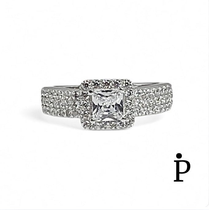 Anillo De Plata De Ley CZ Corte Princesa - JoyeriaParis