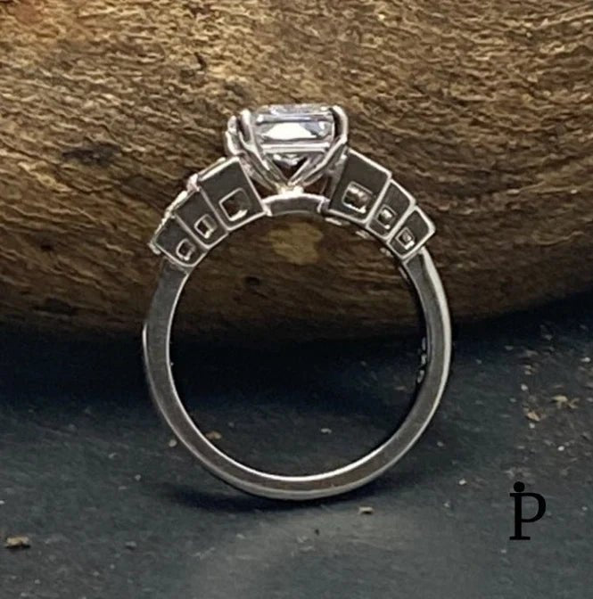 Anillo De Plata De Ley de Compromiso Con 7 CZ Corte Esmeralda - JoyeriaParis