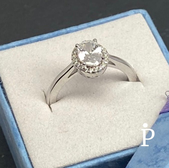 Anillo De Plata De Ley de Compromiso Con CZ Corte Ovalado - JoyeriaParis