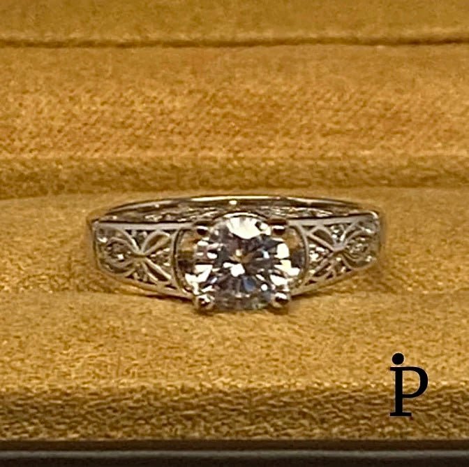 Anillo De Plata De Ley de Compromiso CZ Redondo - JoyeriaParis