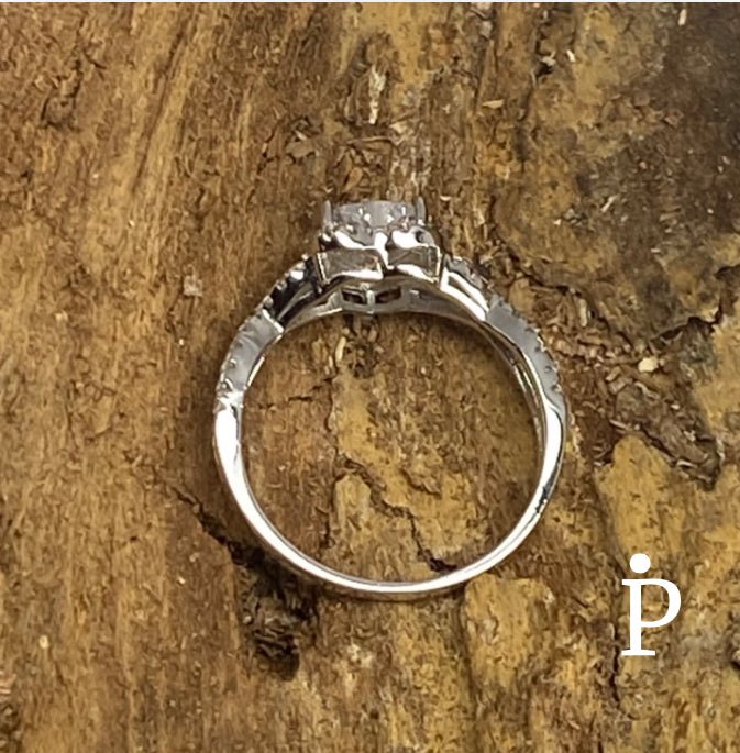 Anillo De Plata De Ley de Plata con CZ y Halo de Corazón - JoyeriaParis