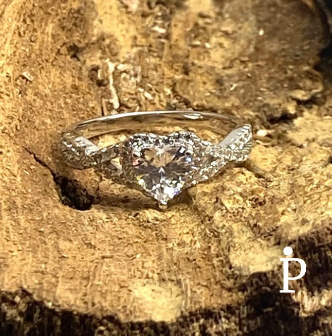 Anillo De Plata De Ley de Plata con CZ y Halo de Corazón - JoyeriaParis