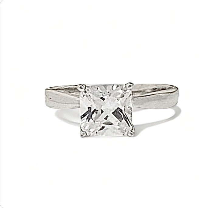 Anillo De Plata De Ley Solitario CZ Corte Princesa - JoyeriaParis