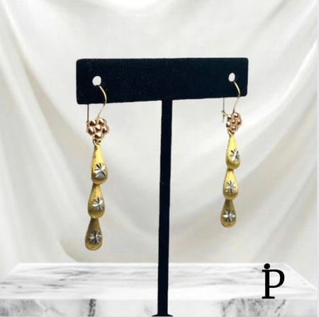 (AO - 50) 14K Aretes Tres Tonos Lágrimas - JoyeriaParis