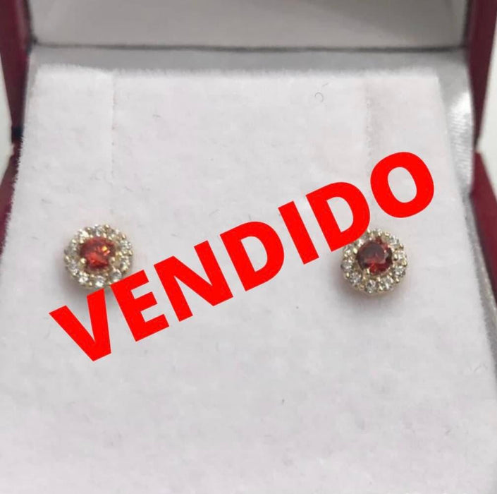 (AO - 62) 14K Aretes color rubí medida 5mm de diámetro. - JoyeriaParis