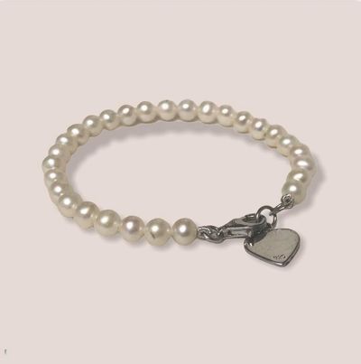 (BZT - 09) Brazalete para niña perlas cultivadas con corazón mide 6” Aprox. - JoyeriaParis