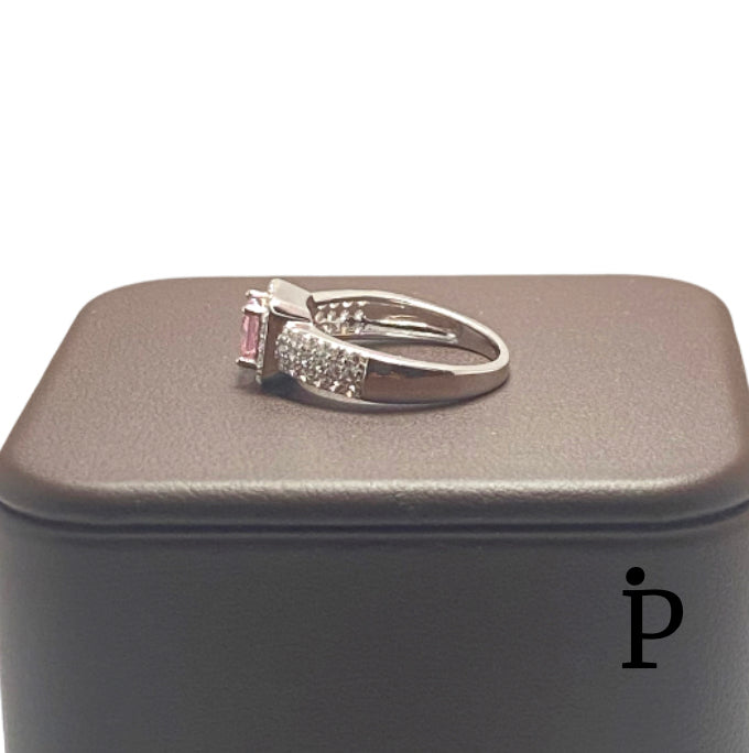 (AE-93) .925 Flat elegant ring with princess cut zirconia in pink color.