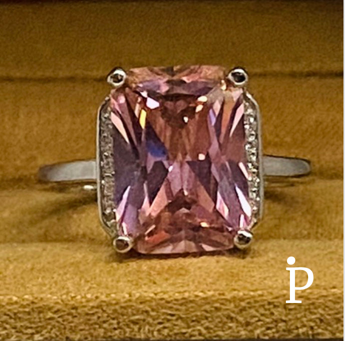 (AE-54) .925 Silver Ring with a rectangular shape in pink.