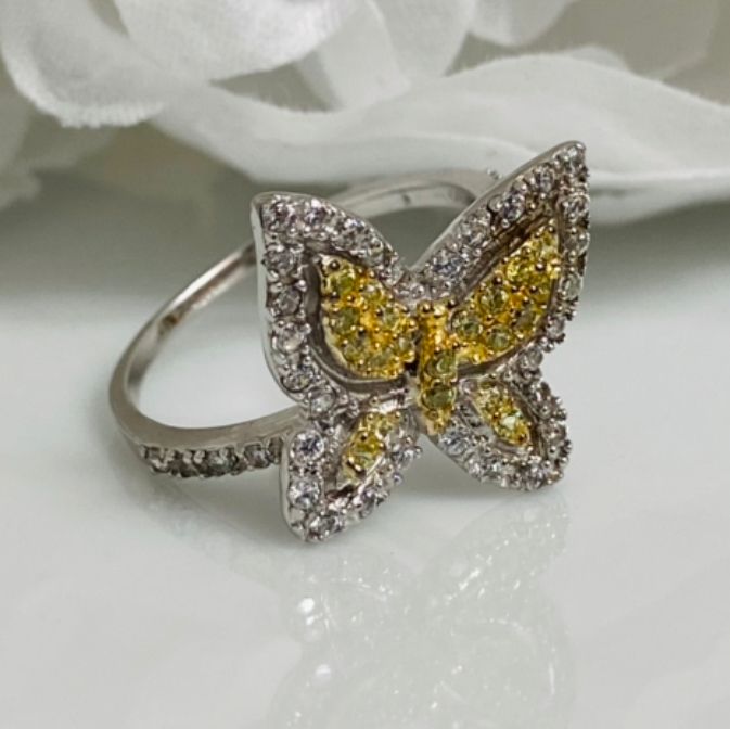 (ULP - 24) .925 Plata Anillo con forma de mariposa con circonia color amarillas y blancas. - JoyeriaParis