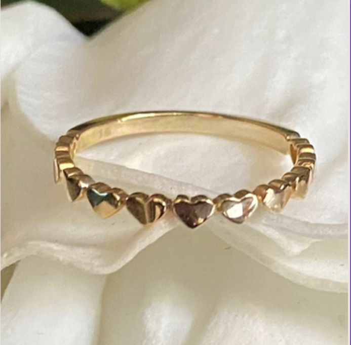14K Gold Ring with 11 Hearts.