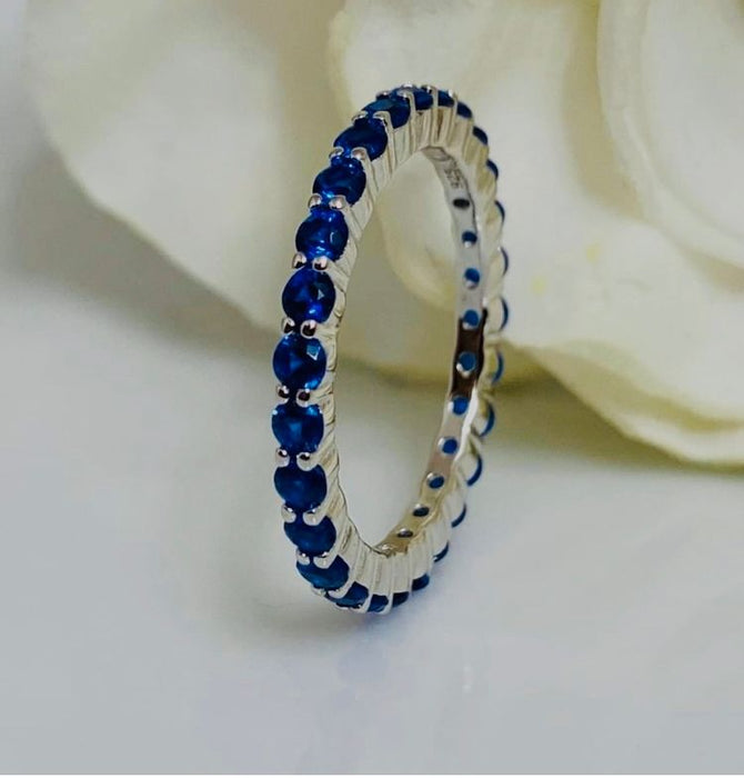 (ULP-04) .925 Silver ring (churumbela) in sapphire blue color.
