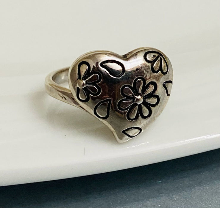 (ALP-37) .925 Plain Heart-Shaped Ring With Flowers.
