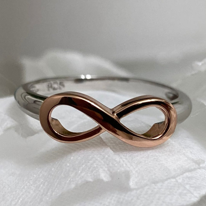 (ALP-18) .925 Silver Smooth Ring, infinity.