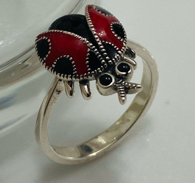 (AE-46) .925 Silver Ring with the shape of a Ladybug in Black and Red White colors.